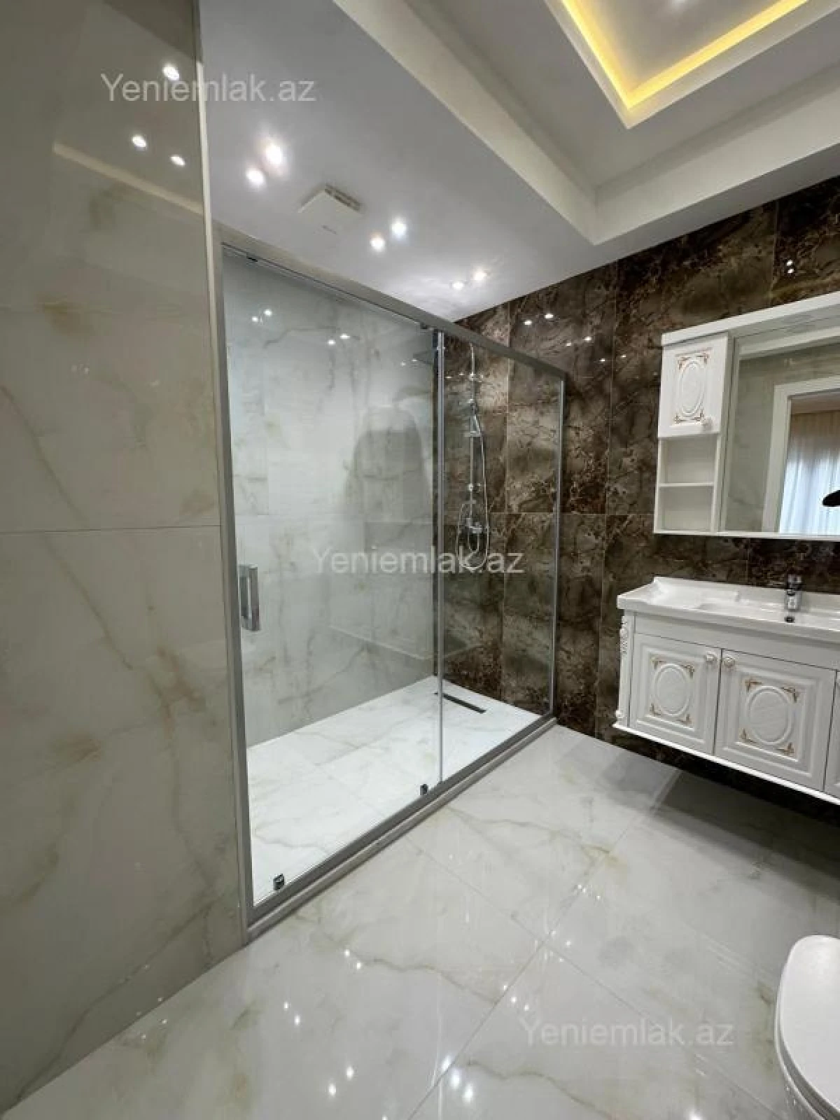 Satılır 4 otaqlı yeni tikili 220 m²