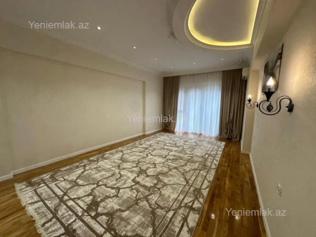 Satılır 4 otaqlı yeni tikili 220 m²