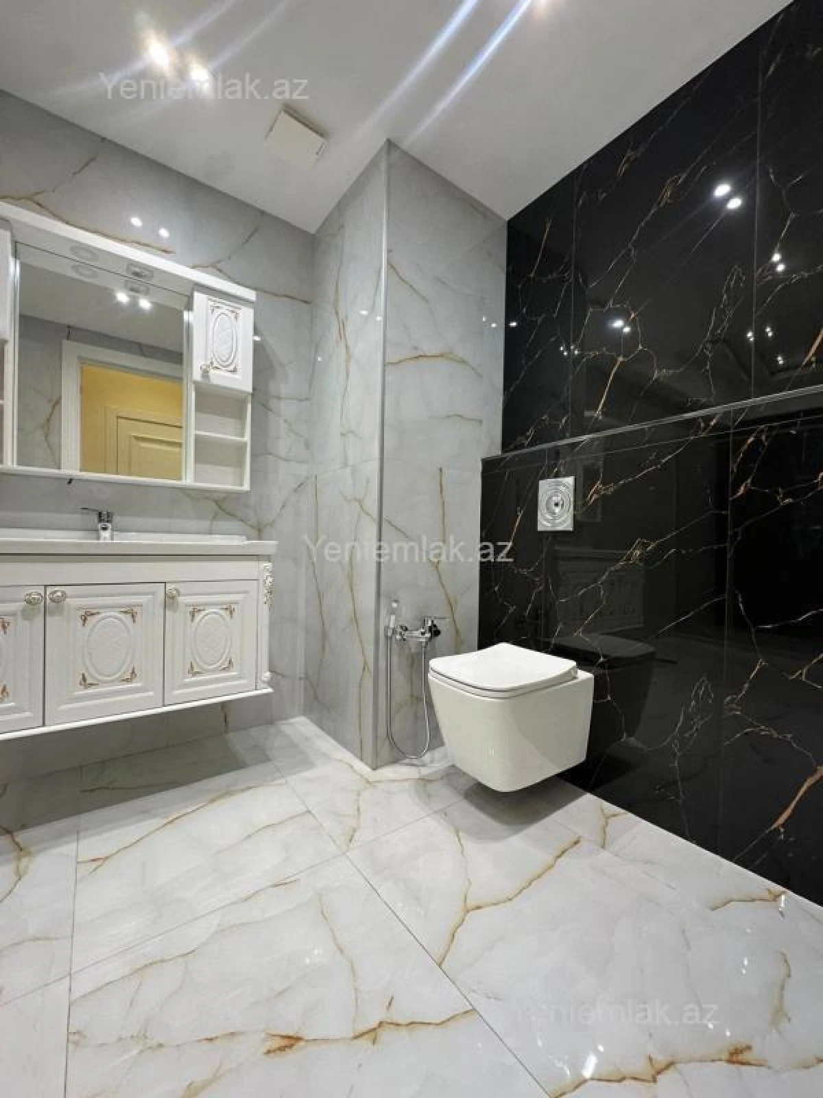 Satılır 4 otaqlı yeni tikili 220 m²