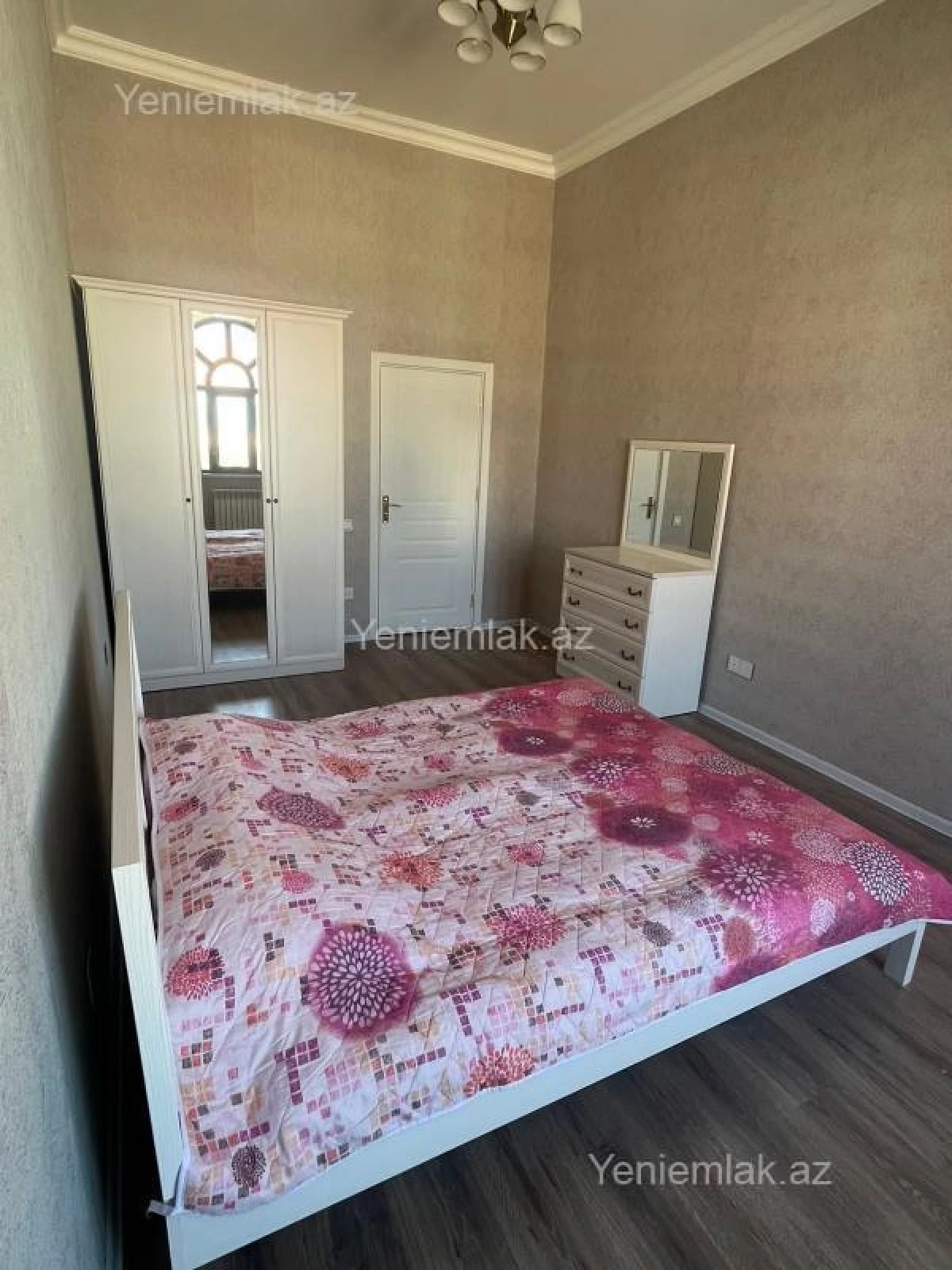 Satılır 3 otaqlı yeni tikili 106 m²