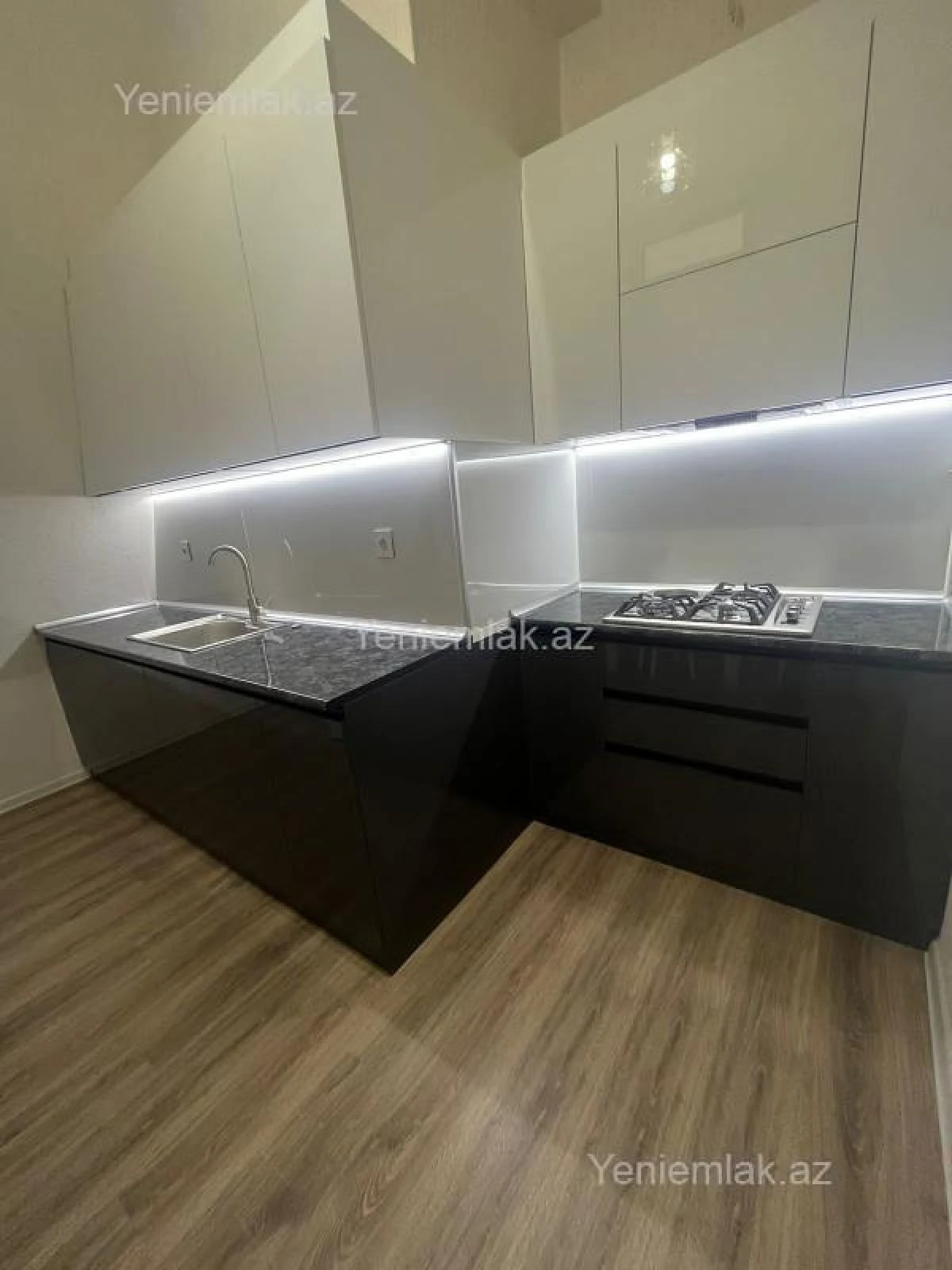 Satılır 3 otaqlı yeni tikili 106 m²