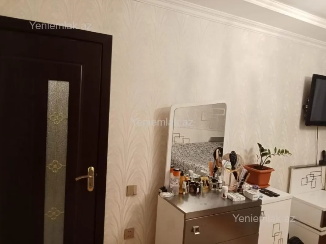 Satılır 3 otaqlı köhnə tikili 75 m²