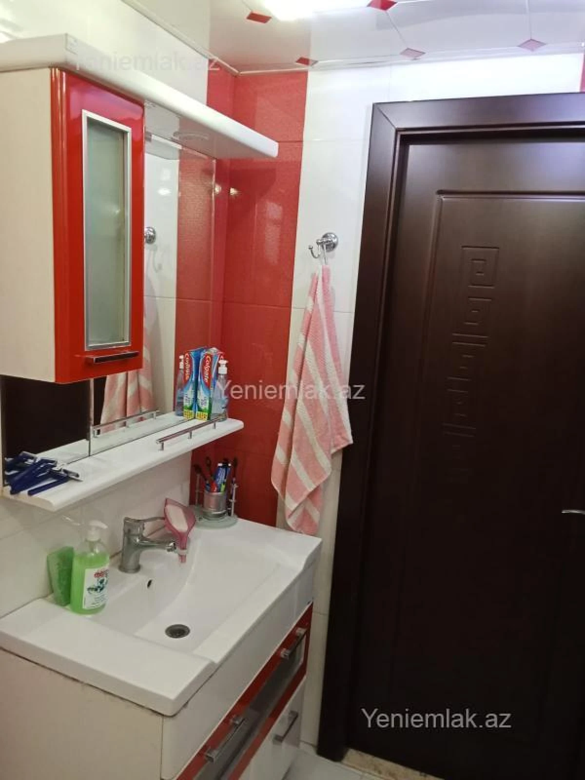 Satılır 3 otaqlı köhnə tikili 75 m²