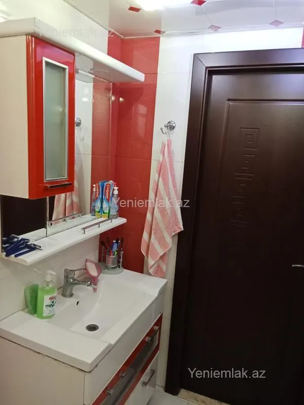 Satılır 3 otaqlı köhnə tikili 75 m²