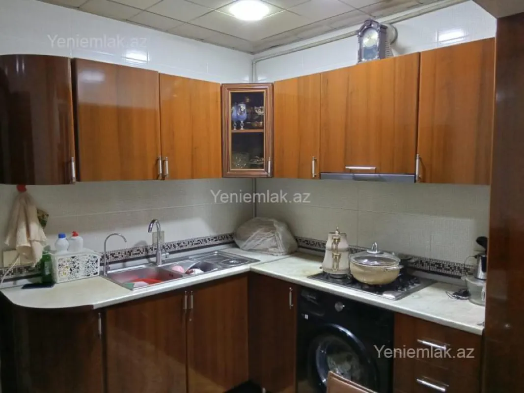 Satılır 3 otaqlı köhnə tikili 75 m²