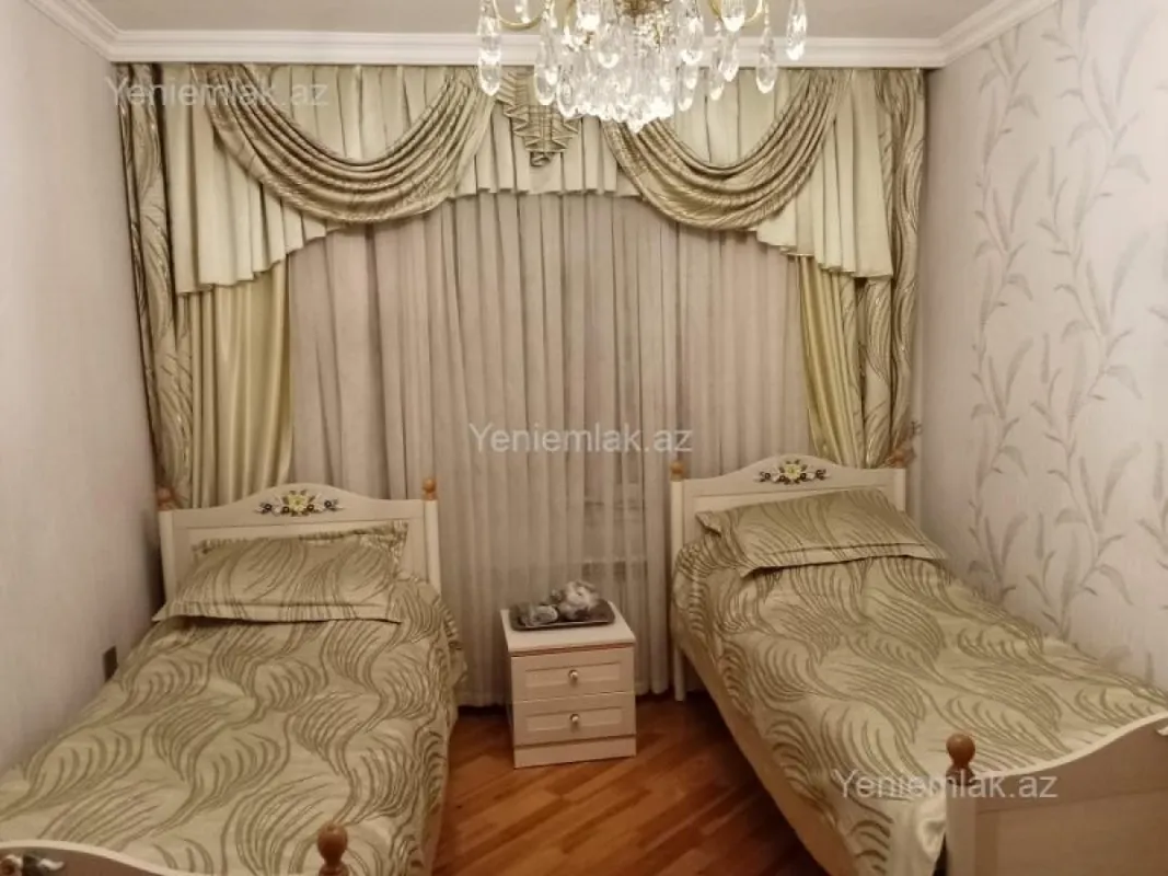Satılır 3 otaqlı köhnə tikili 75 m²