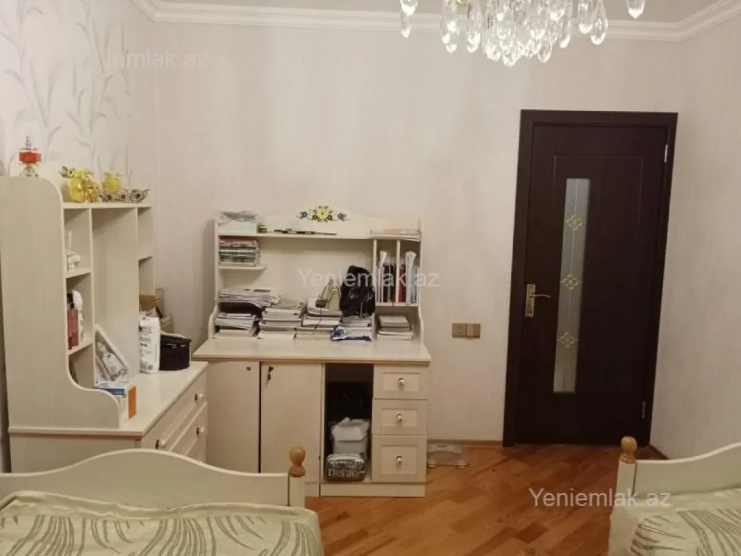 Satılır 3 otaqlı köhnə tikili 75 m²