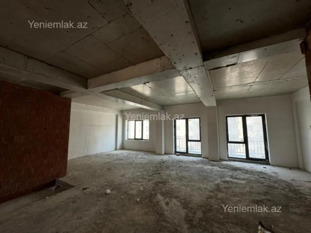 Satılır 5 otaqlı yeni tikili 250 m²