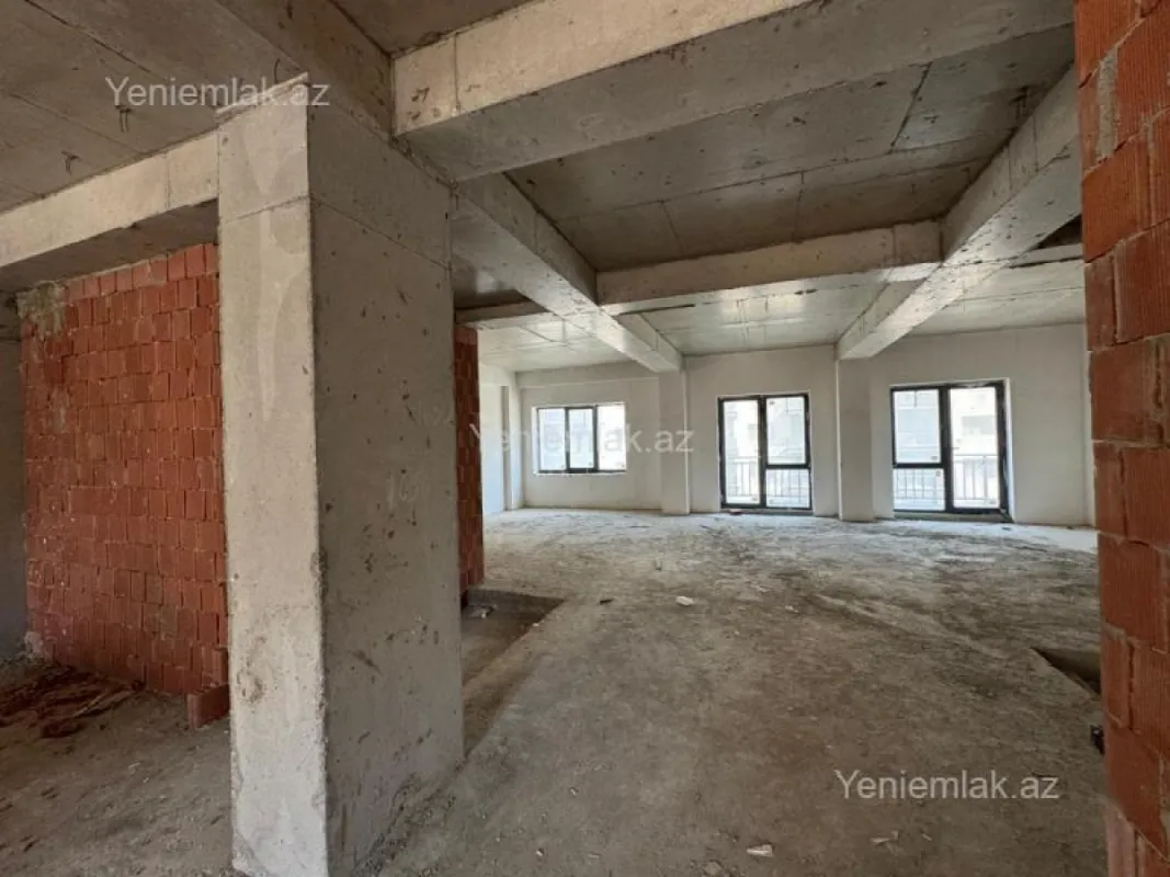 Satılır 5 otaqlı yeni tikili 250 m²