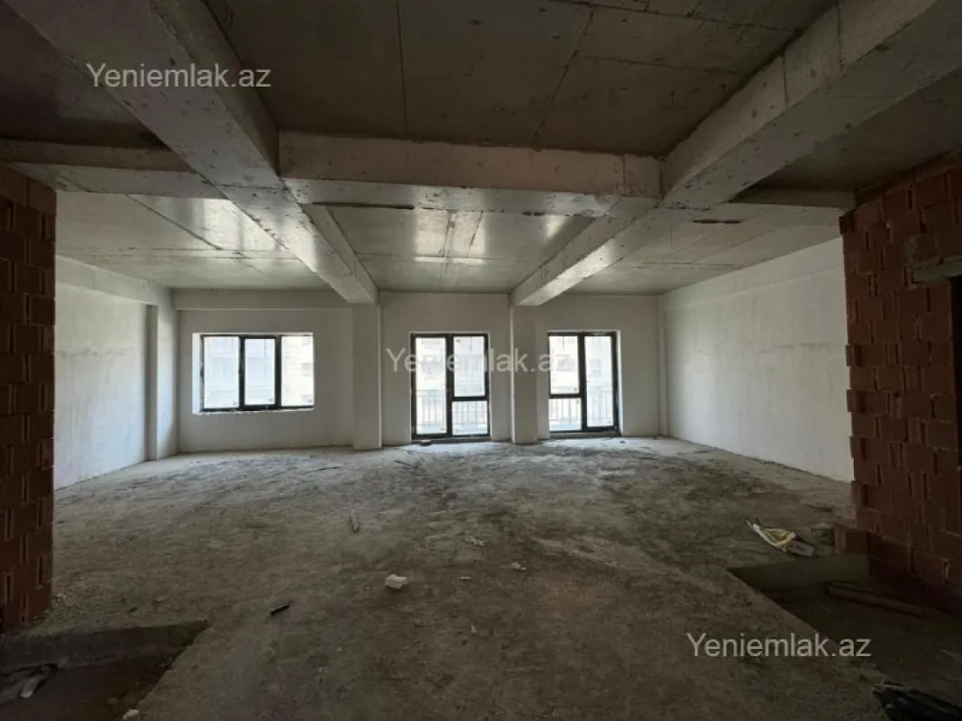 Satılır 5 otaqlı yeni tikili 250 m²