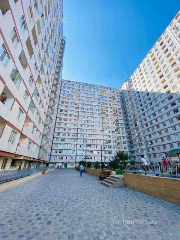 Satılır 3 otaqlı yeni tikili 130 m²