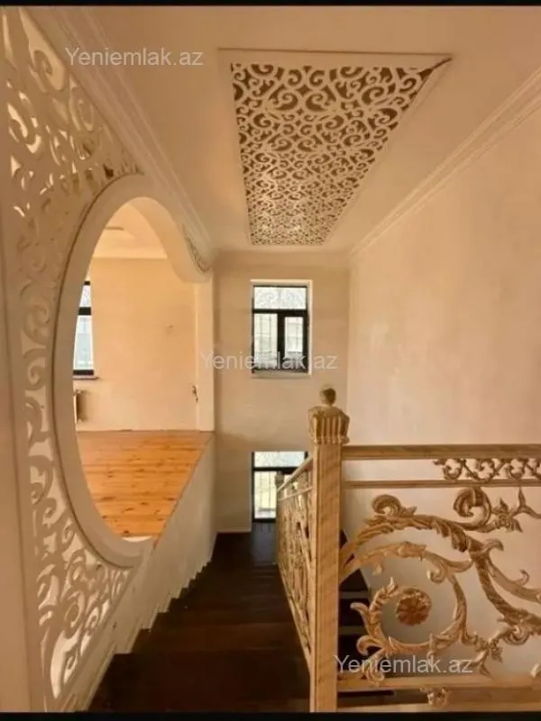 Satılır 9 otaqlı həyət evi 330 m²