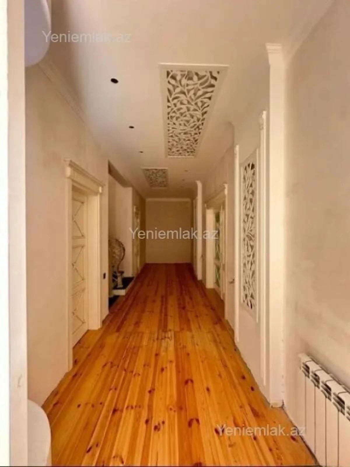 Satılır 9 otaqlı həyət evi 330 m²