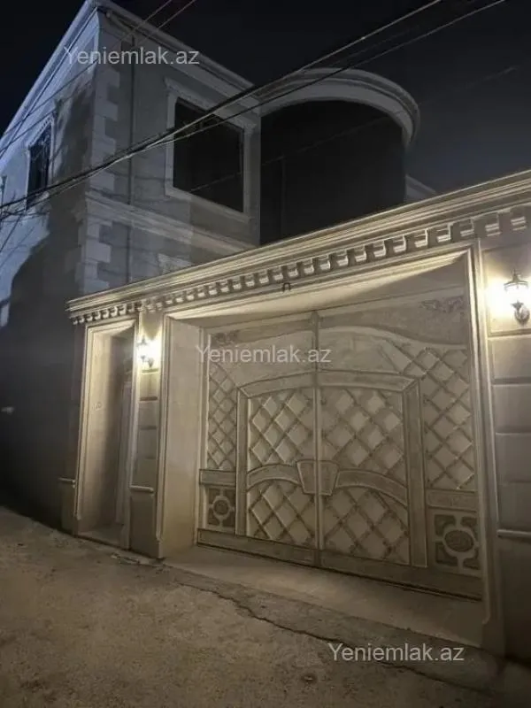 Satılır 9 otaqlı həyət evi 330 m²