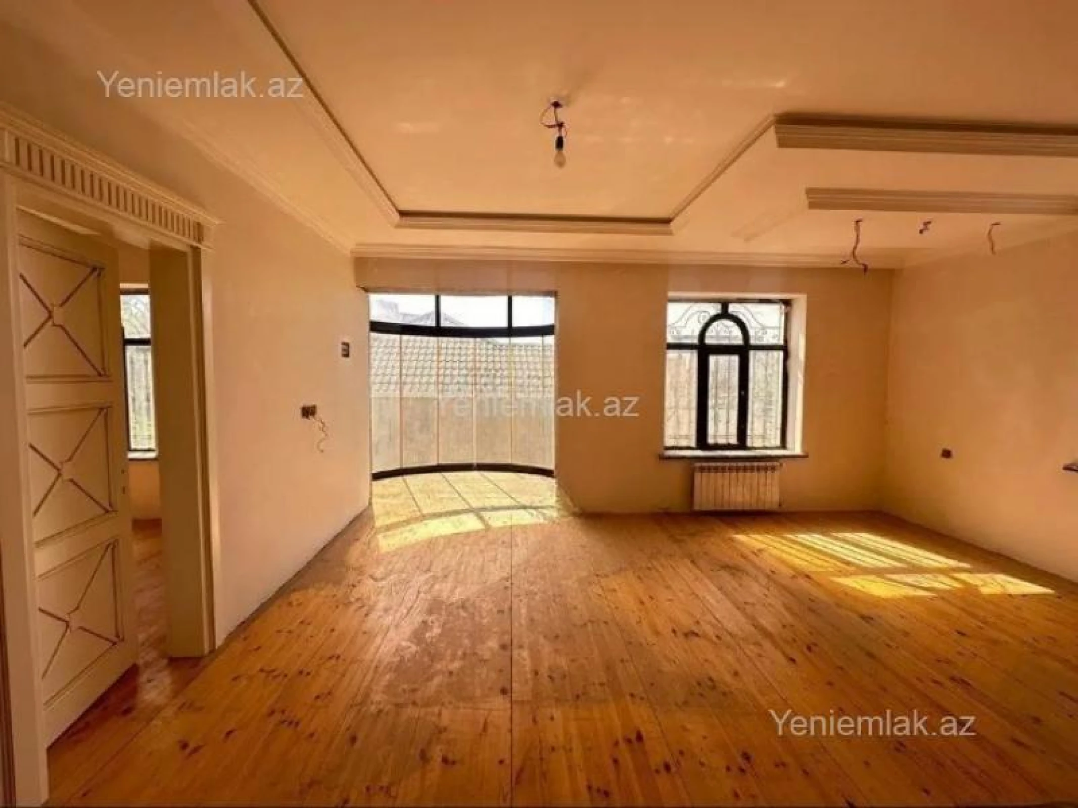 Satılır 9 otaqlı həyət evi 330 m²