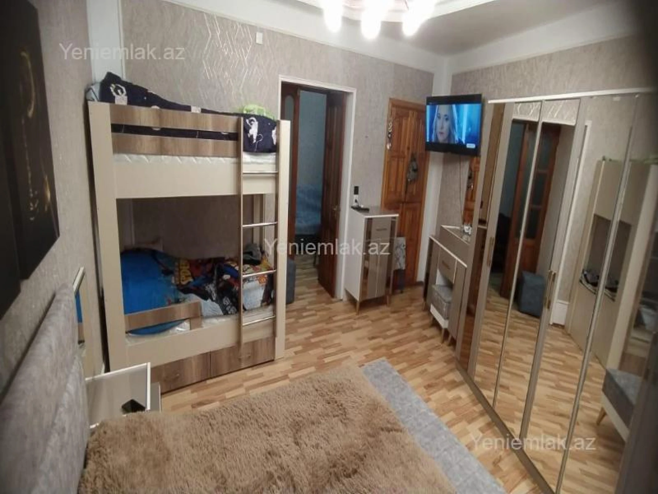 Satılır 3 otaqlı köhnə tikili 75 m²