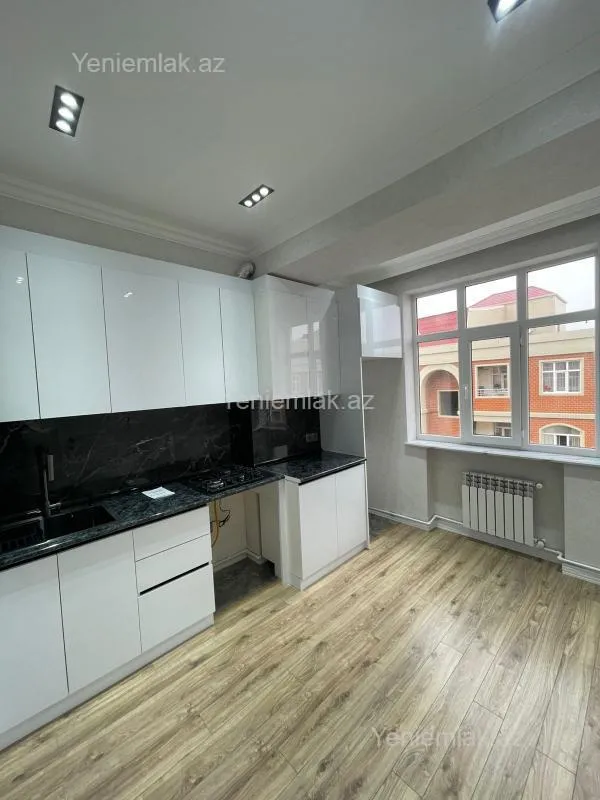 Satılır 3 otaqlı yeni tikili 83 m²