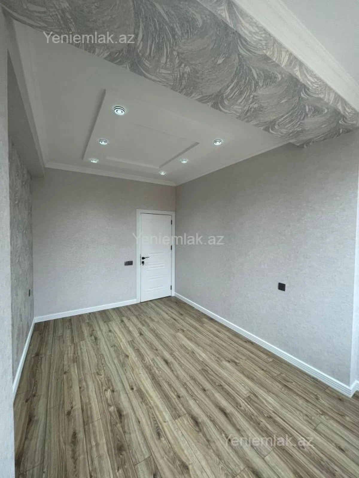 Satılır 3 otaqlı yeni tikili 83 m²