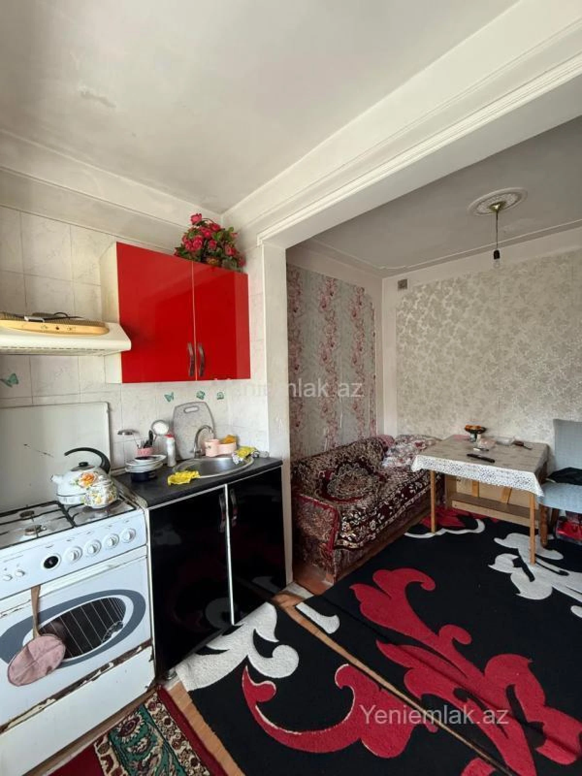 Satılır 2 otaqlı köhnə tikili 60 m²