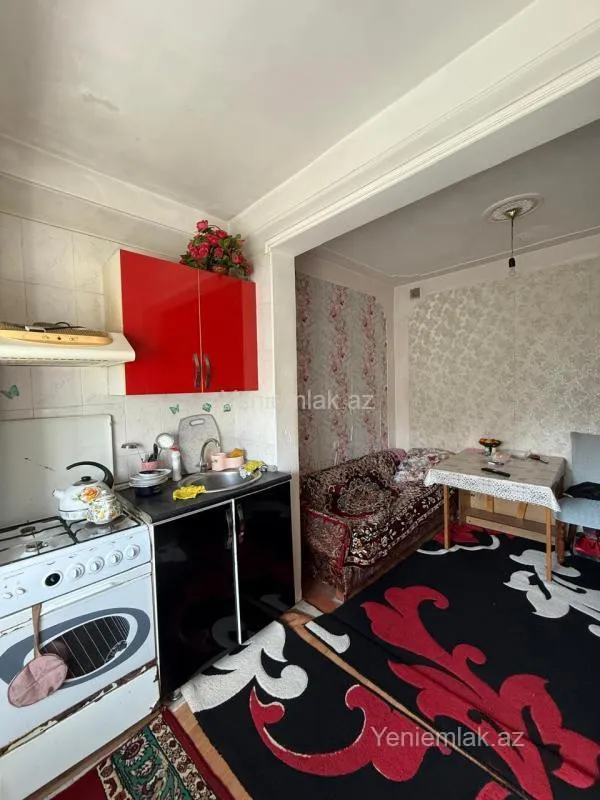 Satılır 2 otaqlı köhnə tikili 60 m²