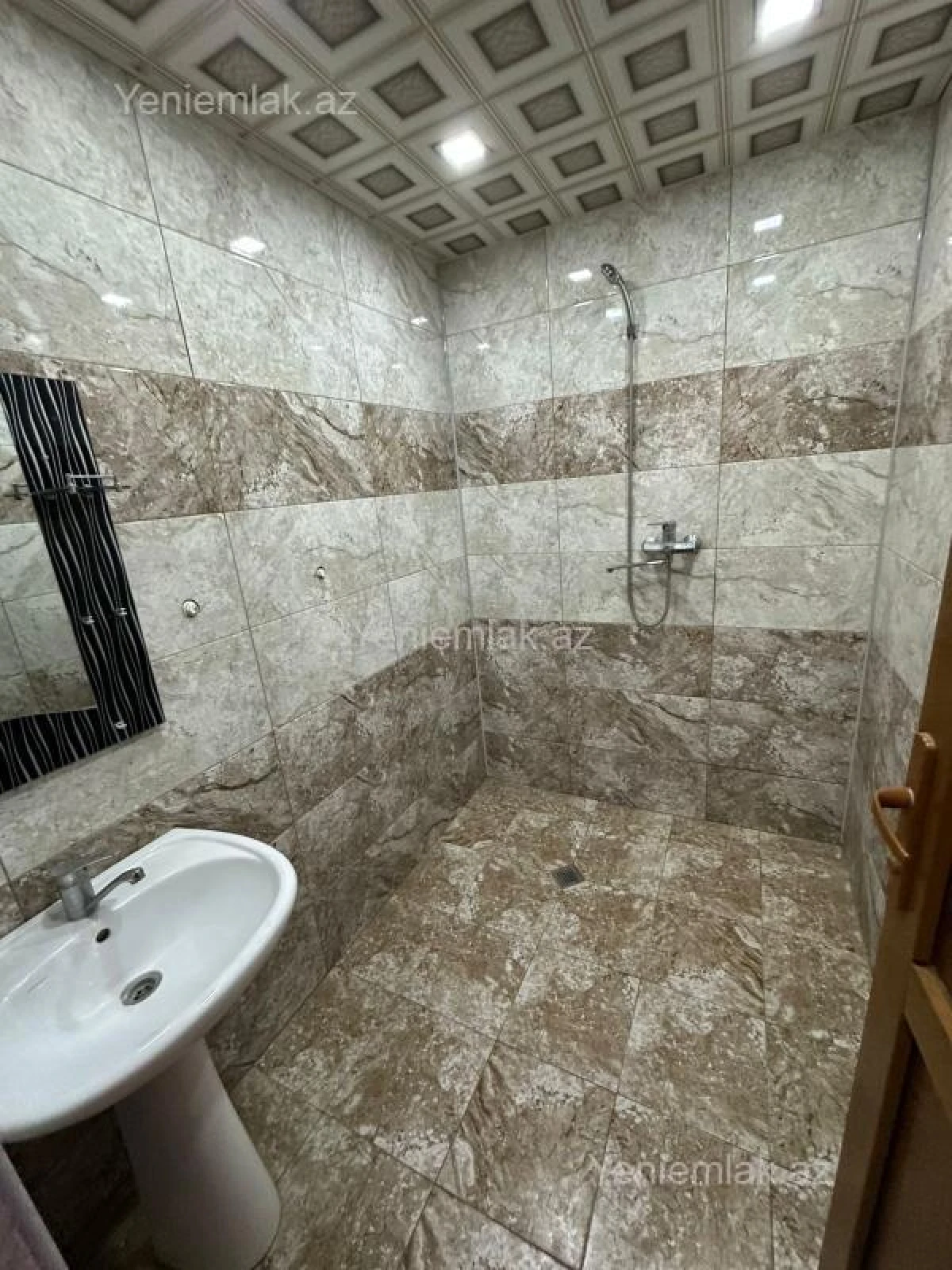 Satılır 3 otaqlı yeni tikili 110 m²