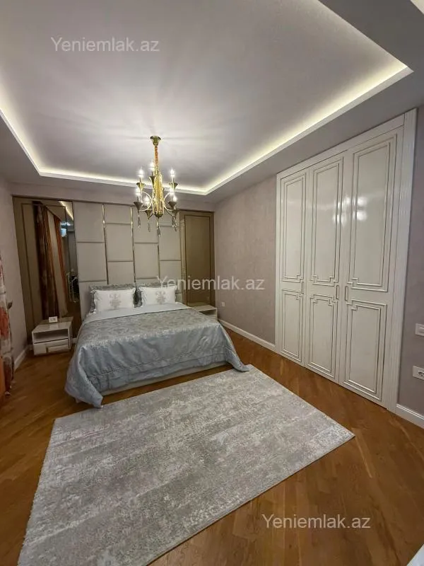 Satılır 3 otaqlı yeni tikili 135 m²