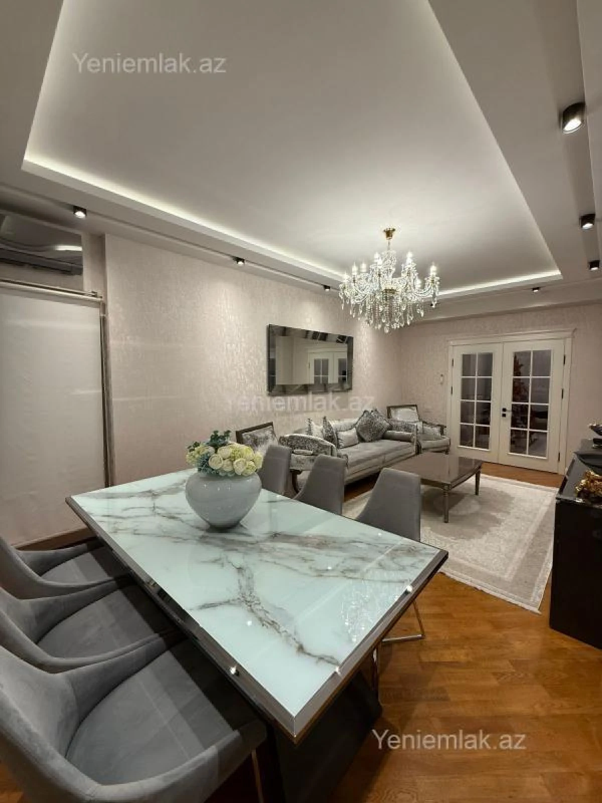 Satılır 3 otaqlı yeni tikili 135 m²