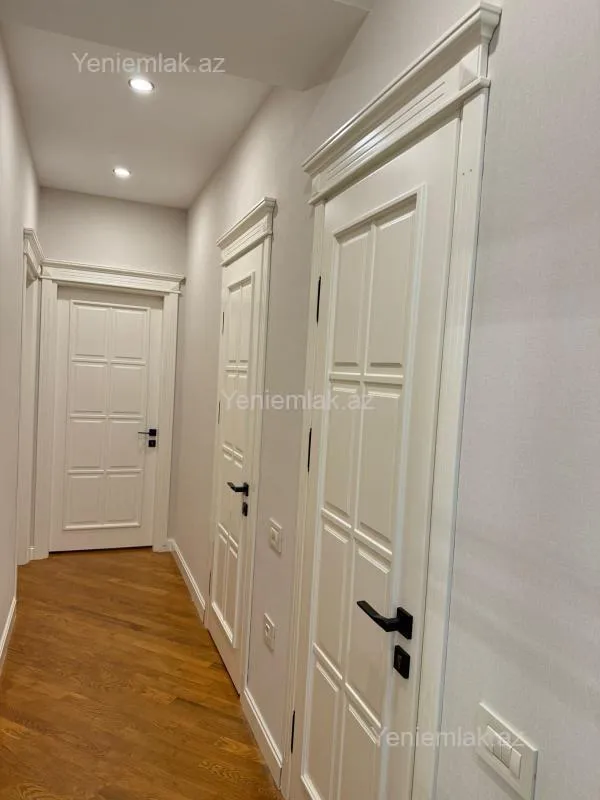 Satılır 3 otaqlı yeni tikili 135 m²