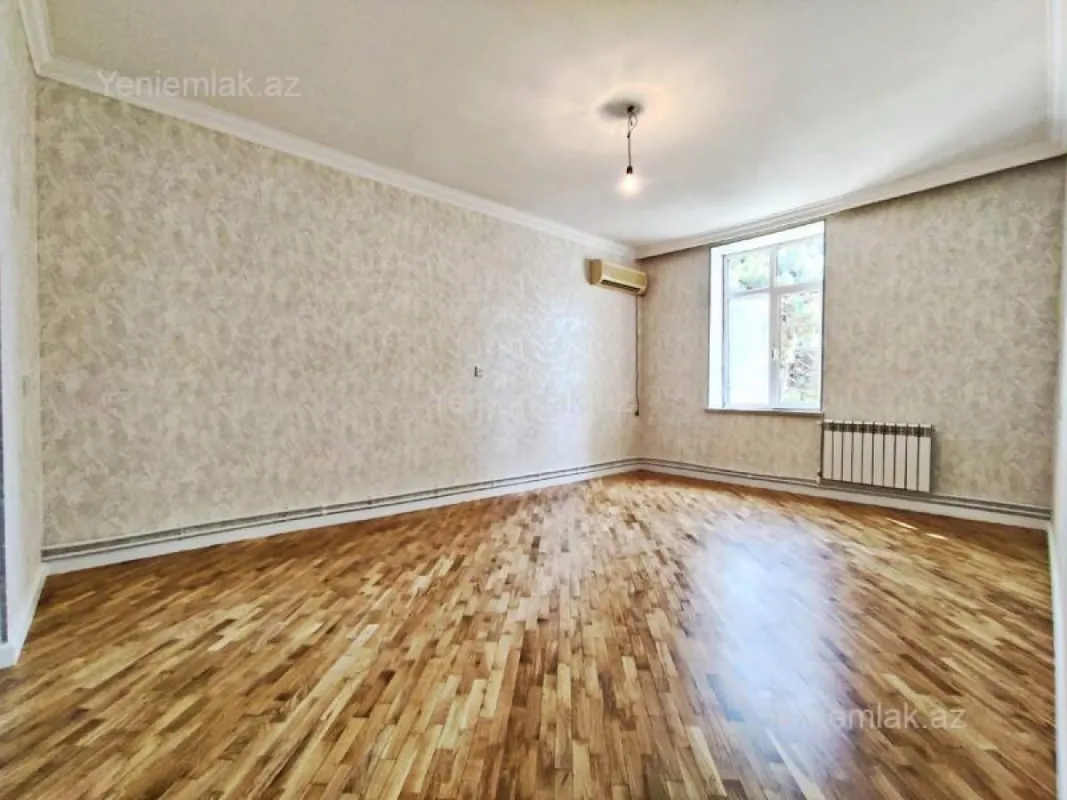 Satılır 3 otaqlı köhnə tikili 95 m²