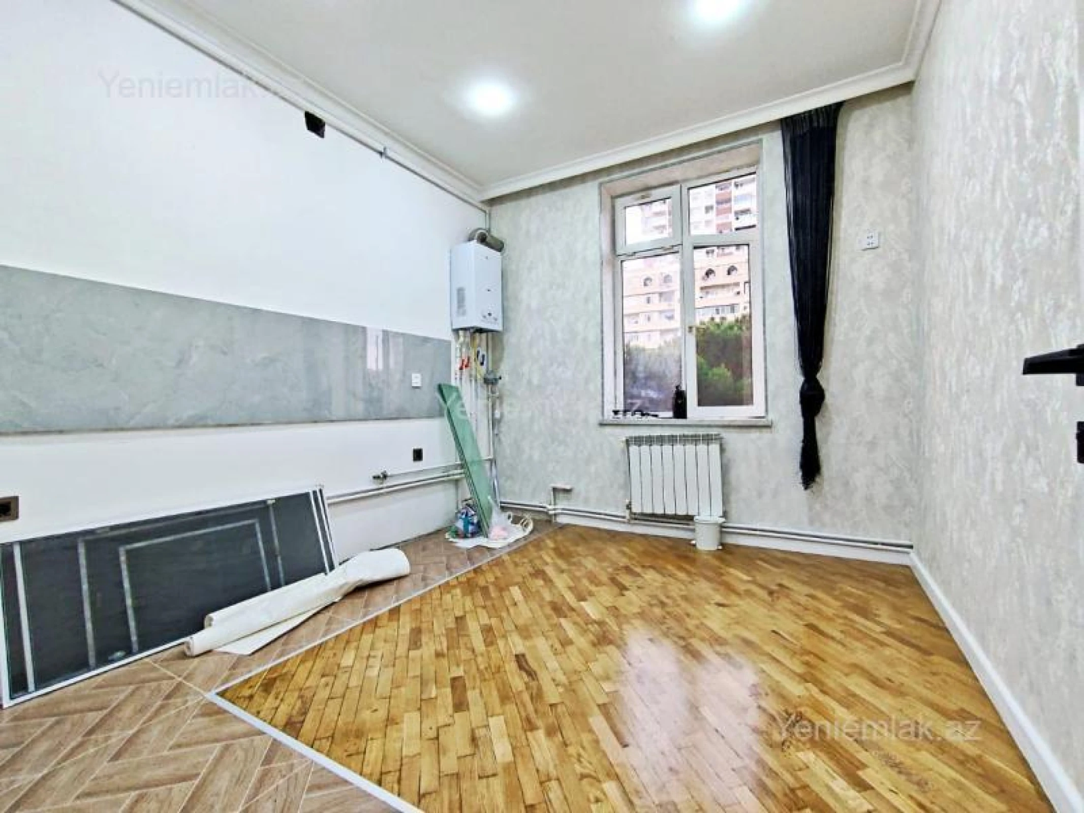 Satılır 3 otaqlı köhnə tikili 95 m²