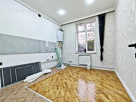 Satılır 3 otaqlı köhnə tikili 95 m²