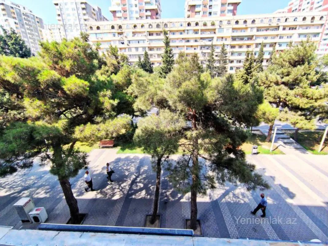 Satılır 3 otaqlı köhnə tikili 95 m²