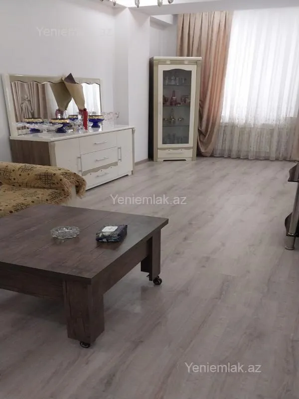 Satılır 2 otaqlı yeni tikili 75 m²