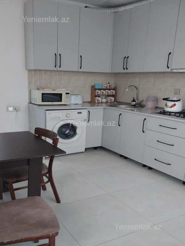 Satılır 2 otaqlı yeni tikili 75 m²