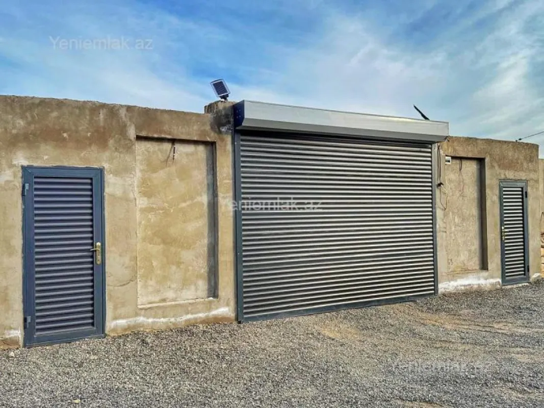 Satılır 8 otaqlı həyət evi 400 m²