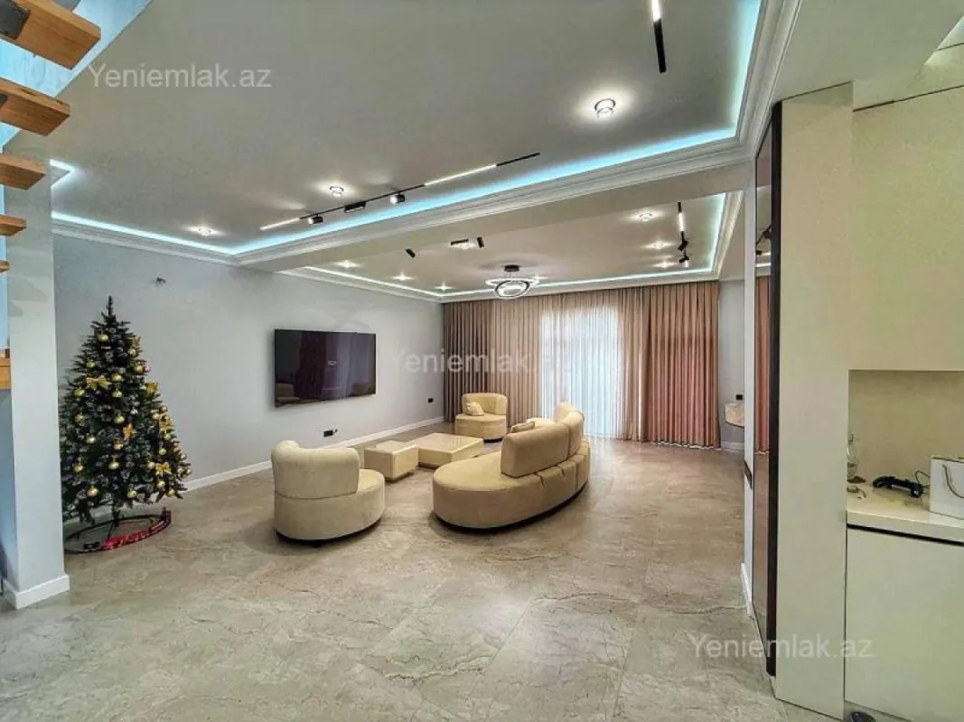 Satılır 8 otaqlı həyət evi 400 m²