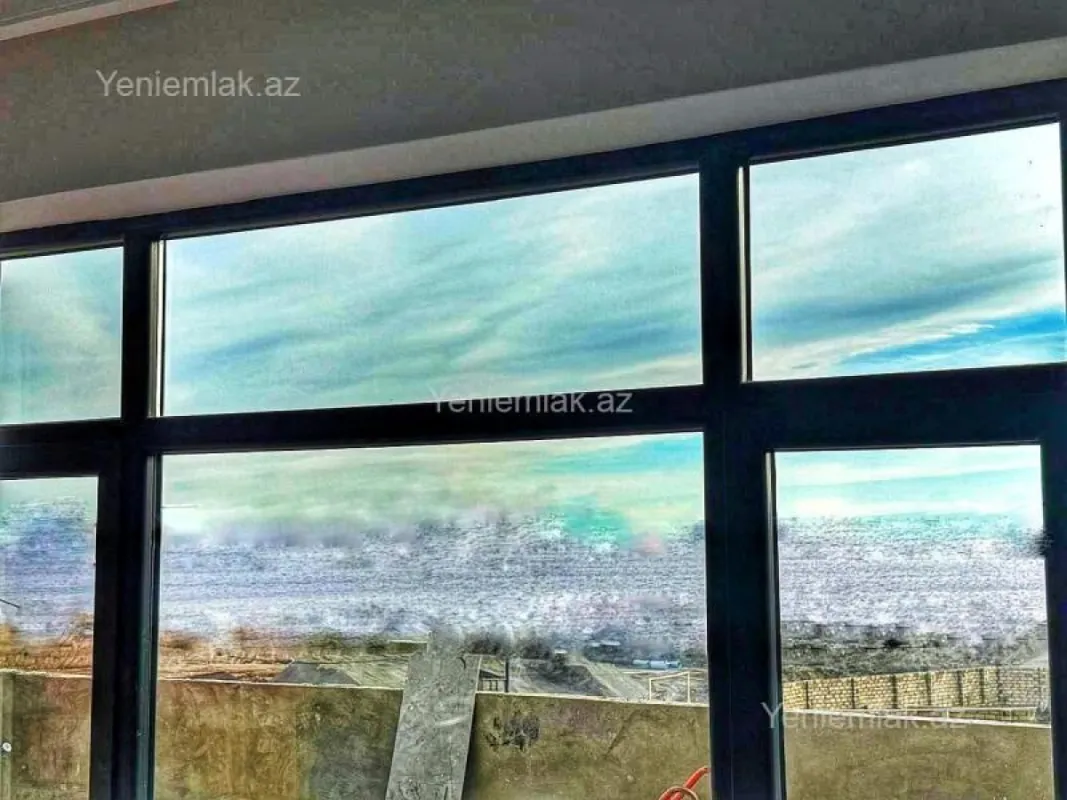 Satılır 8 otaqlı həyət evi 400 m²