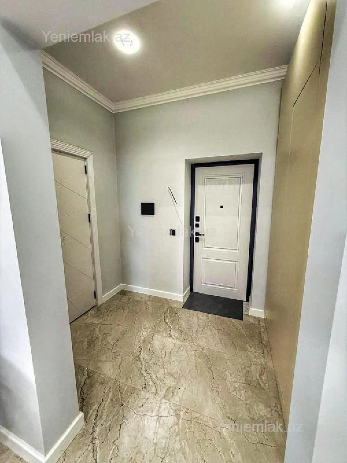 Satılır 8 otaqlı həyət evi 400 m²