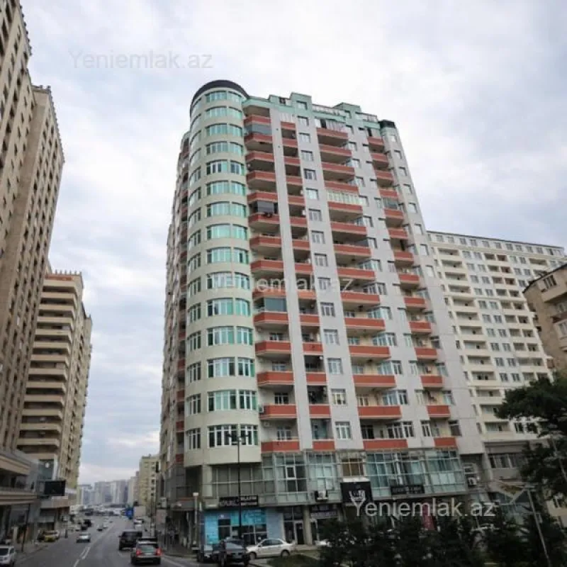 Satılır 3 otaqlı yeni tikili 145 m²