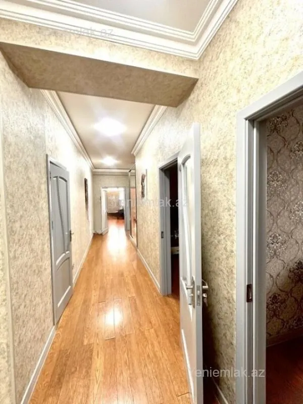 Satılır 3 otaqlı yeni tikili 145 m²