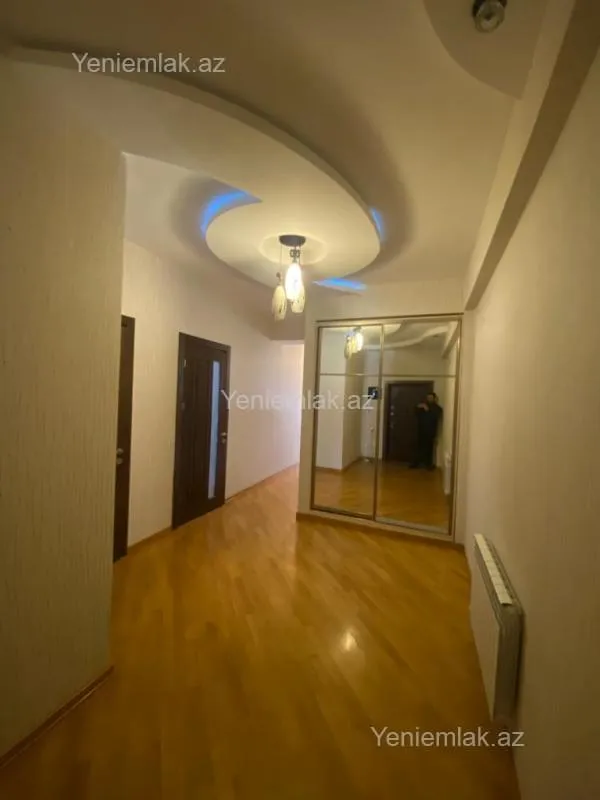 Satılır 3 otaqlı yeni tikili 147 m²