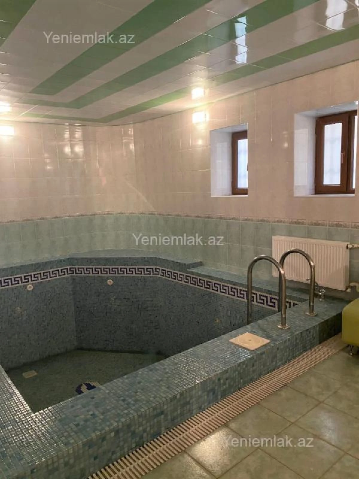 Satılır 6 otaqlı həyət evi 350 m²