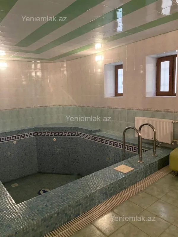 Satılır 6 otaqlı həyət evi 350 m²