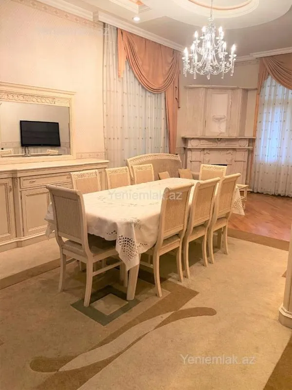 Satılır 6 otaqlı həyət evi 350 m²