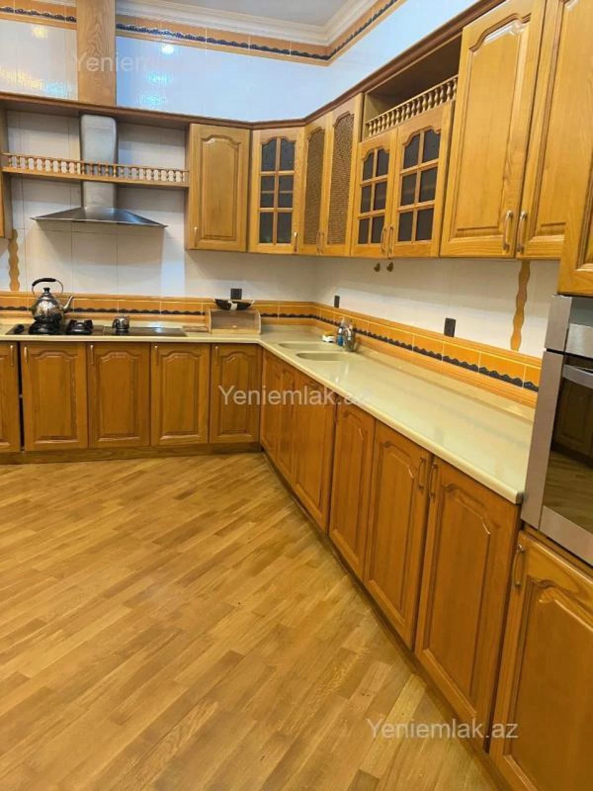 Satılır 6 otaqlı həyət evi 350 m²