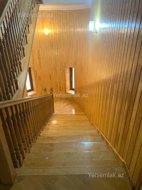 Satılır 6 otaqlı həyət evi 350 m²