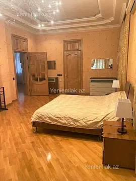 Satılır 6 otaqlı həyət evi 350 m²