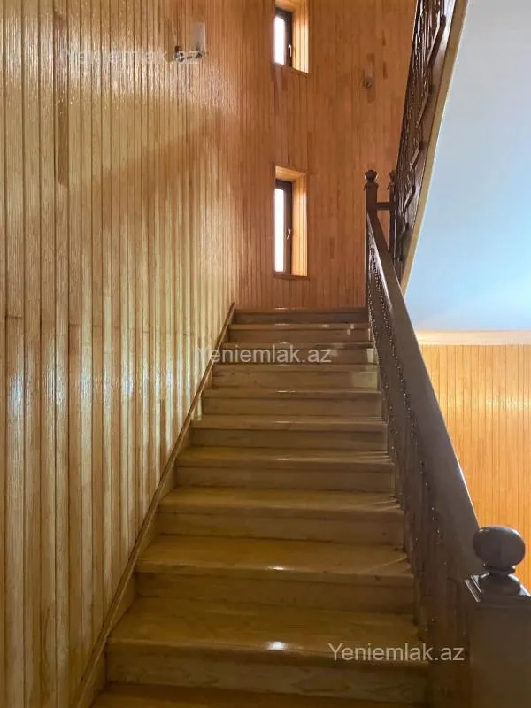 Satılır 6 otaqlı həyət evi 350 m²