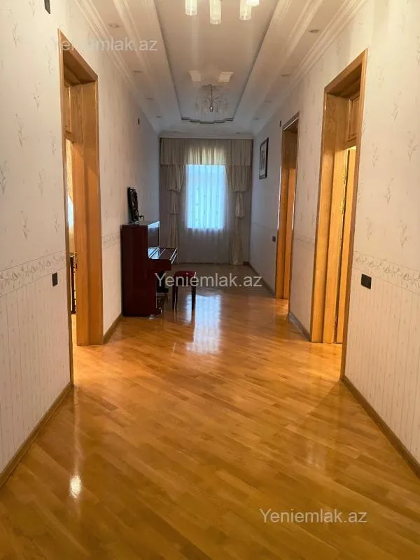 Satılır 6 otaqlı həyət evi 350 m²