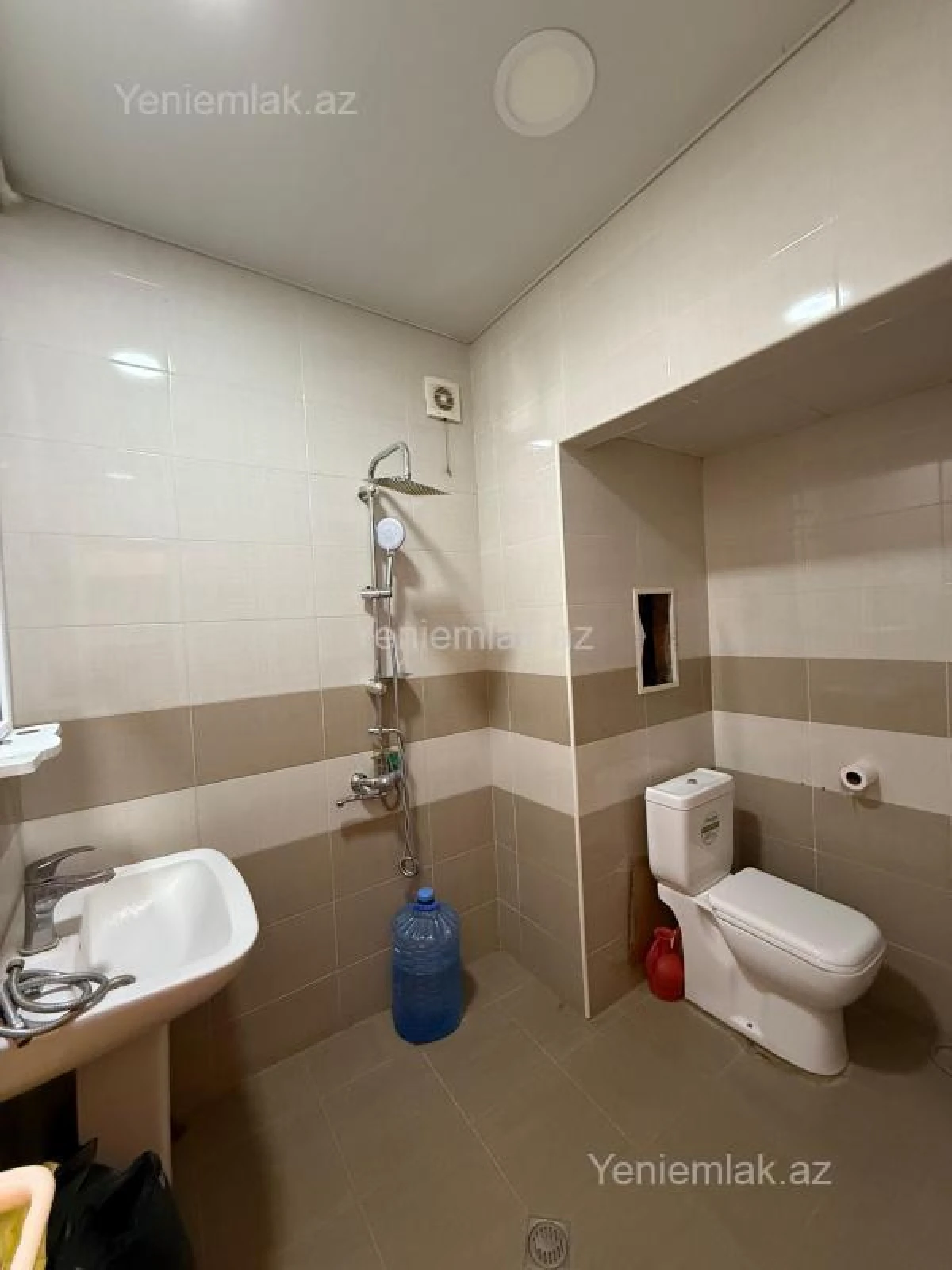 Satılır 2 otaqlı köhnə tikili 40 m²